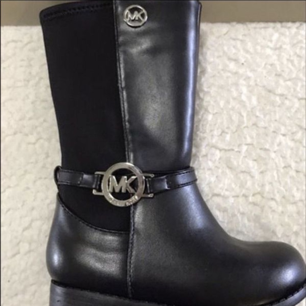 Brand new kids micheal kors size 8